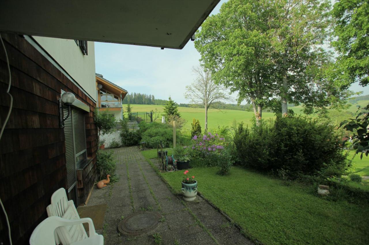 Haus Buron Apartment ทิทิเซ-นอยชตัดท์ ภายนอก รูปภาพ